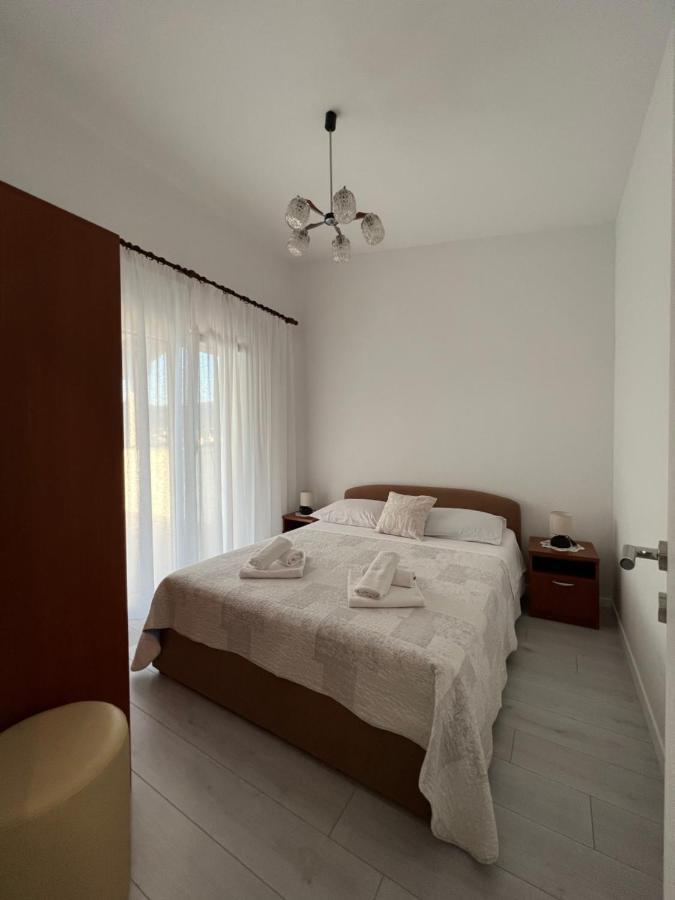 Apartmani Tamaris Vinišće Buitenkant foto