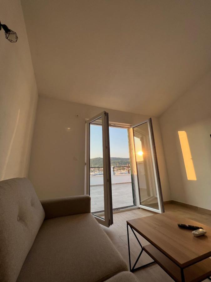 Apartmani Tamaris Vinišće Buitenkant foto