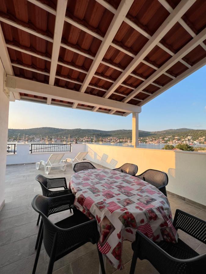 Apartmani Tamaris Vinišće Buitenkant foto