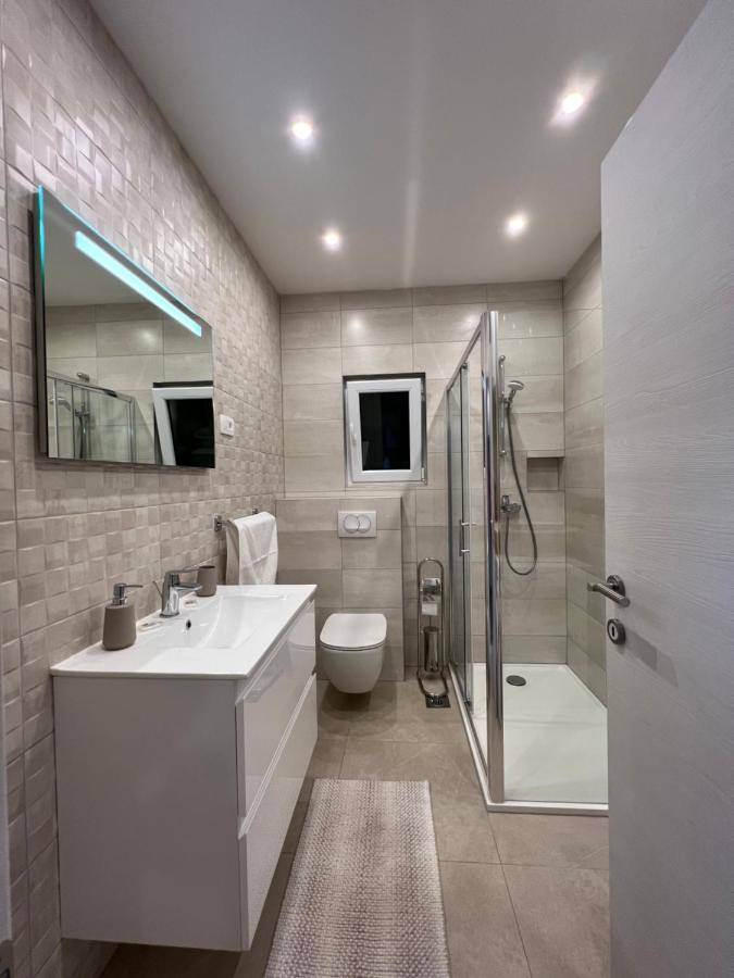 Apartmani Tamaris Vinišće Buitenkant foto